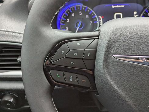 New 2026 Chrysler Pacifica Select image 26