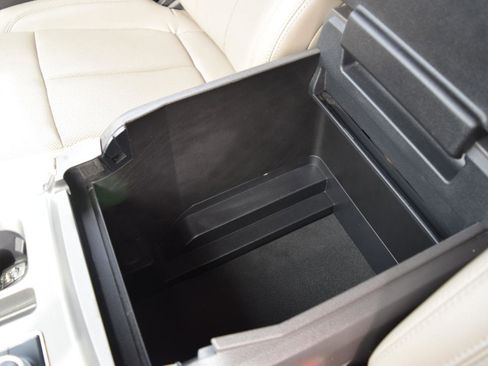 Used 2021 Ford Expedition XLT image 33