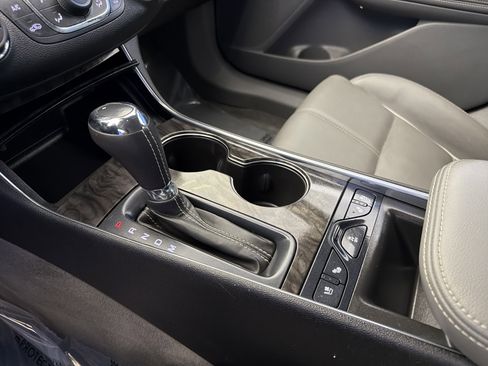 Used 2015 Chevrolet Impala LTZ FWD image 24