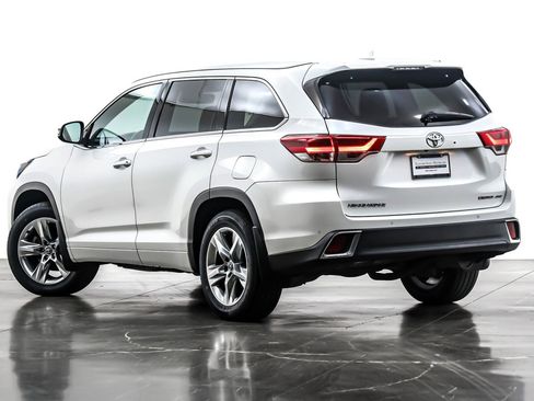 Used 2019 Toyota Highlander Limited image 11