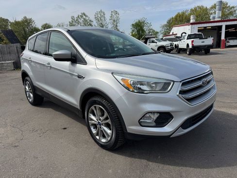 Used 2017 Ford Escape SE FWD image 7