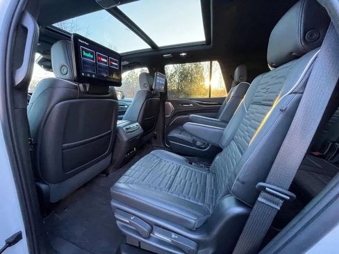 Used 2023 Cadillac Escalade V AWD/4WD image 19