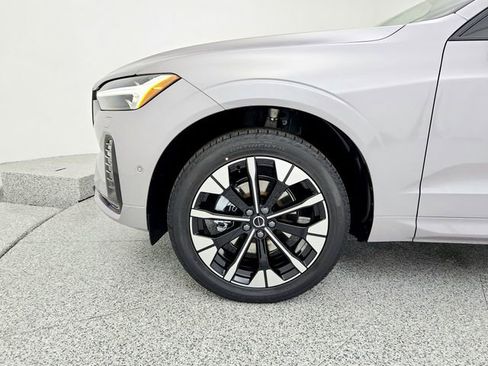 New 2026 Volvo XC60 B5 Plus w/ Protection Package Premier image 25