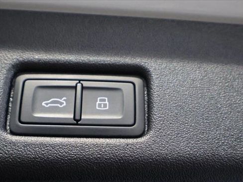 Used 2025 Audi Q5 Premium w/ Premium Plus AWD/4WD image 7