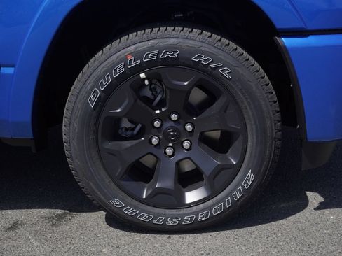New 2026 RAM 1500 4x4 Crew Cab image 10