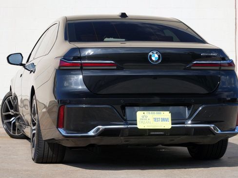 Used 2024 BMW i7 eDrive50 w/ M Sport Package RWD image 6