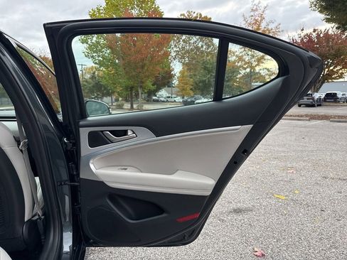 Used 2023 Genesis G70 2.0T w/ Sport Prestige Package image 31