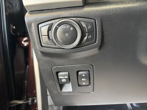 Used 2019 Ford F150 Lariat image 23