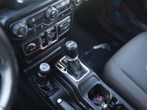 Used 2020 Jeep Wrangler Unlimited Sport S image 16