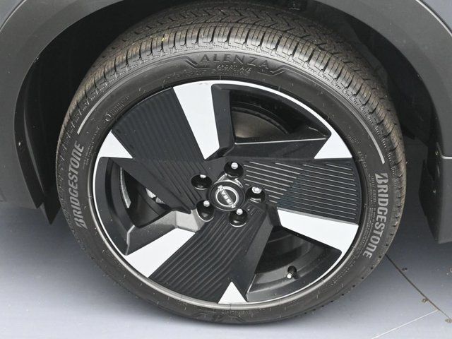 New 2026 Nissan Kicks SR FWD image 7