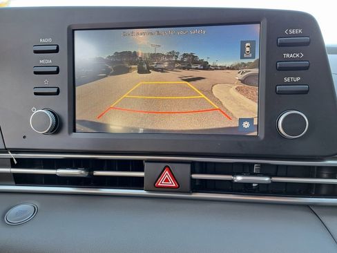 Used 2023 Hyundai Elantra SEL image 16