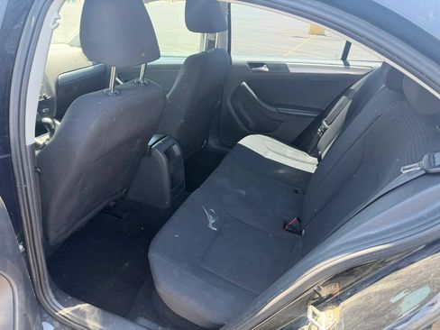 Used 2016 Volkswagen Jetta SE FWD image 9