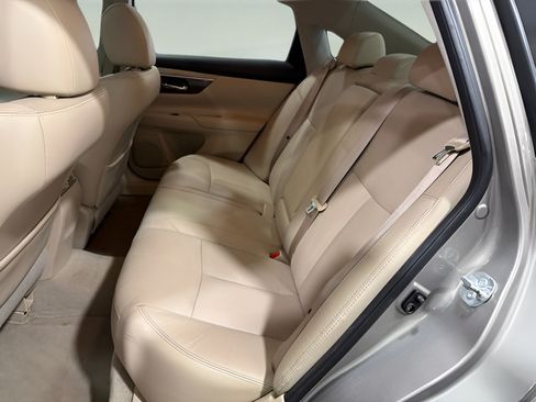 Used 2014 Nissan Altima 2.5 SL w/ Technology Package FWD image 32