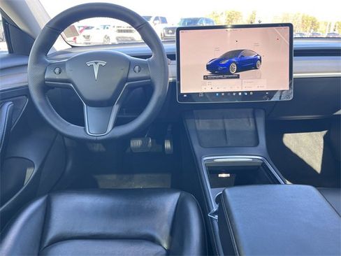 Used 2022 Tesla Model 3 Standard Range image 4