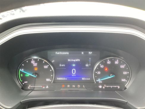 Used 2022 Ford Escape SE image 18