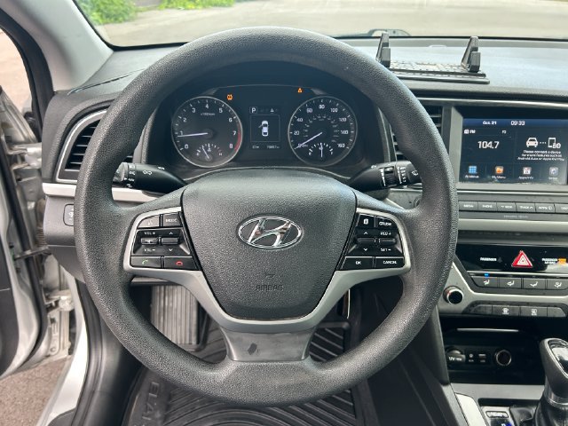 Used 2018 Hyundai Elantra SEL w/ Winter Weather Package FWD image 17