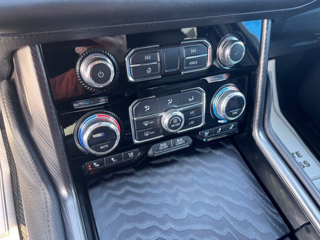 Used 2023 GMC Yukon Denali AWD/4WD image 15