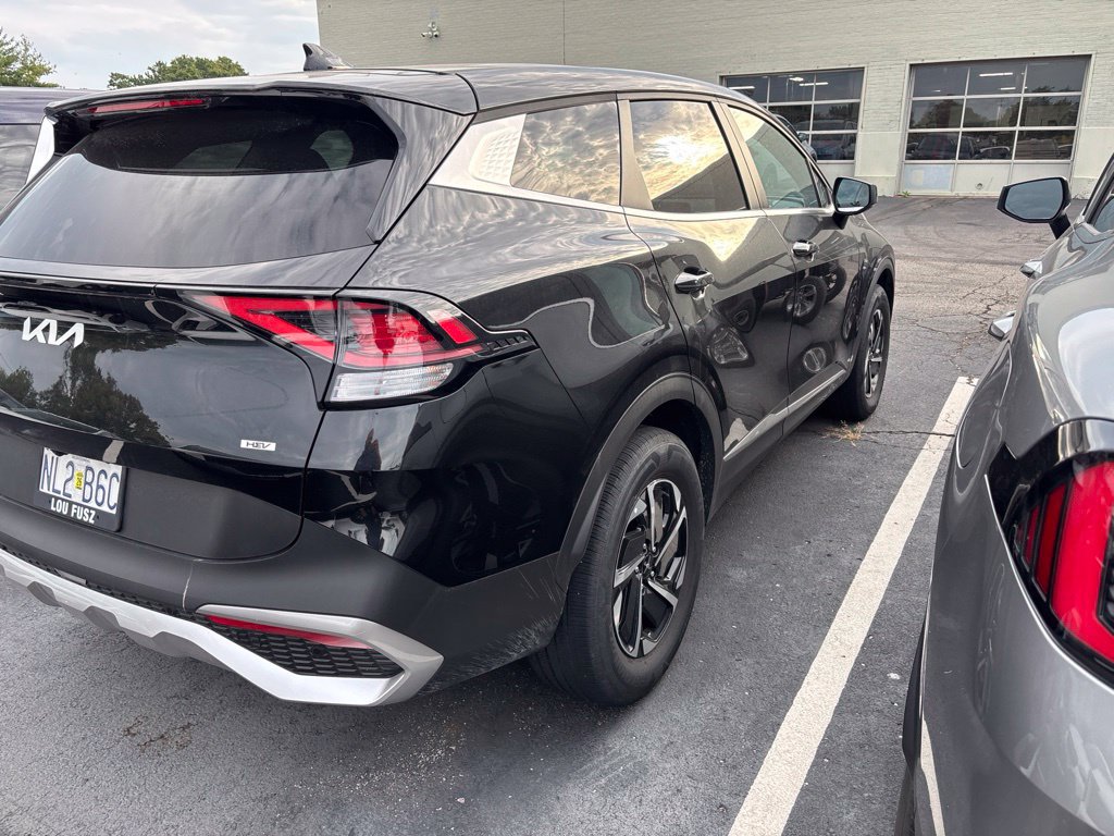 Used 2025 Kia Sportage LX AWD/4WD image 2