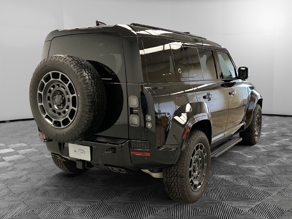New 2026 Land Rover Defender 110 OCTA AWD/4WD image 5