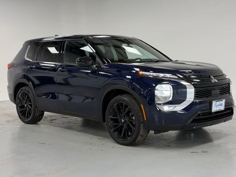 Used 2022 Mitsubishi Outlander SE image 6