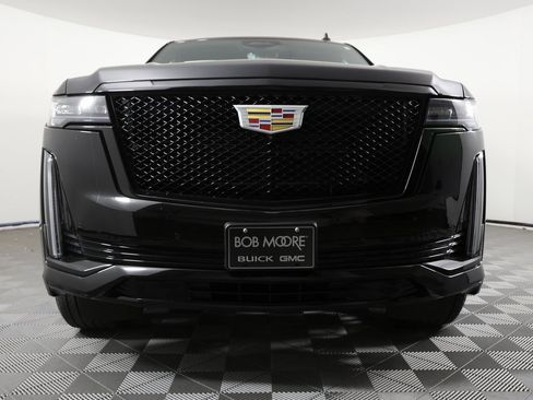 Used 2024 Cadillac Escalade Sport image 2