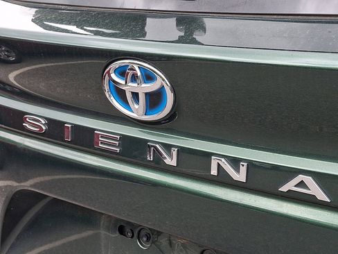 Certified 2021 Toyota Sienna Limited AWD/4WD image 33