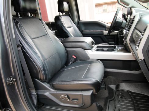 Used 2017 Ford F250 Lariat w/ Lariat Value Package AWD/4WD image 39