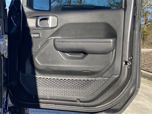 Used 2024 Jeep Gladiator Sport image 27