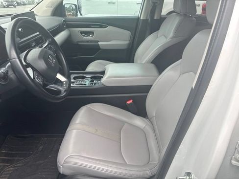 Used 2024 Honda Pilot Touring image 5