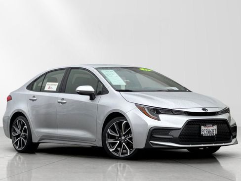 Used 2022 Toyota Corolla SE image 1
