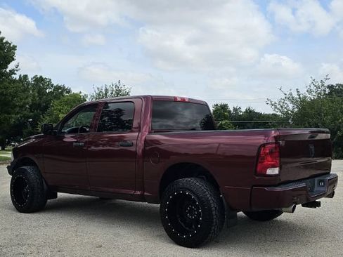 Used 2017 RAM 1500 Express AWD/4WD image 4