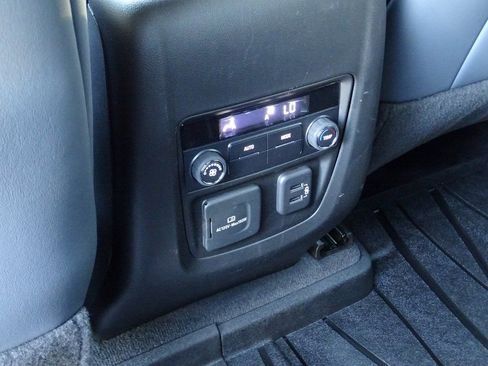 Used 2022 Buick Enclave Essence w/ Experience Buick Package image 29