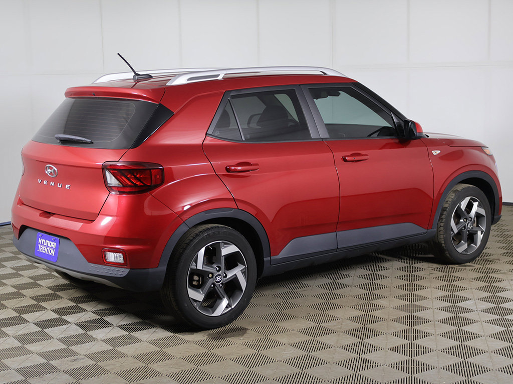 Certified 2023 Hyundai Venue Limited FWD image 9