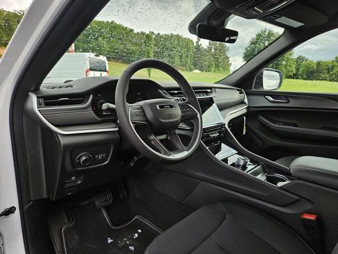New 2026 Jeep Grand Cherokee L Laredo RWD image 10