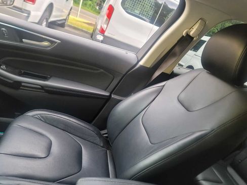 Used 2015 Ford Edge Titanium w/ Technology Package AWD/4WD image 7