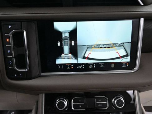 Used 2023 GMC Yukon Denali w/ Advanced Technology Package AWD/4WD image 16