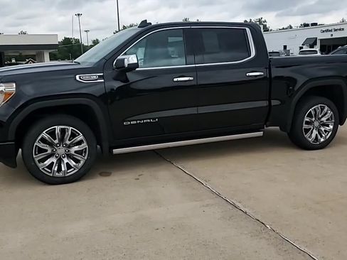 Used 2022 GMC Sierra 1500 Denali w/ Denali Premium Package AWD/4WD image 5