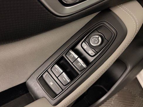 Used 2020 Subaru Forester Premium image 7