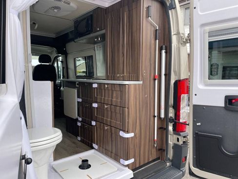 Used 2018 RAM ProMaster 1500 w/ Premium Appearance Group FWD image 11