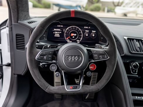 Used 2018 Audi R8 V10 plus image 16