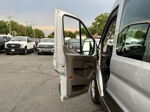 Used 2020 Ford Transit 150 XL RWD image 14