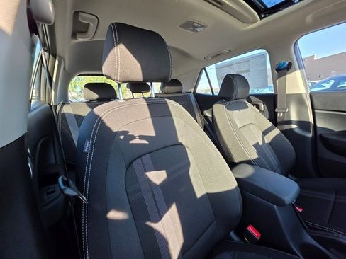 New 2025 Hyundai Venue SEL image 11