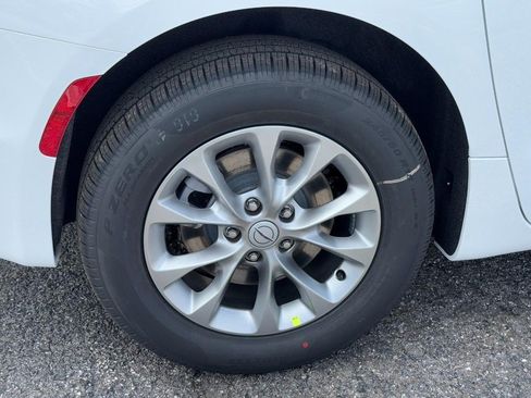New 2026 Chrysler Pacifica Select AWD/4WD image 5