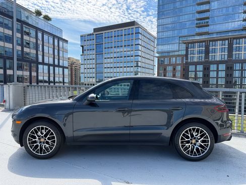 Used 2018 Porsche Macan Sport Edition AWD/4WD image 2