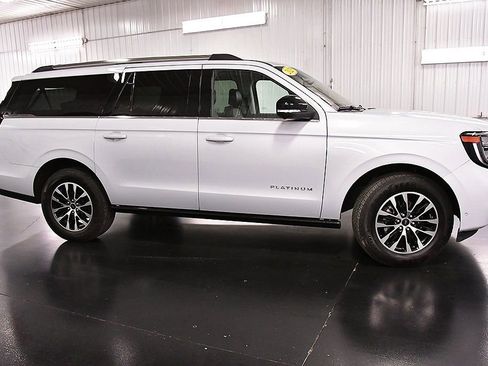 Used 2025 Ford Expedition Max Platinum image 8