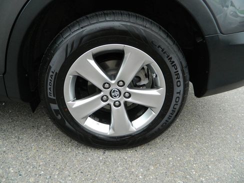 Used 2015 Toyota RAV4 XLE FWD image 24