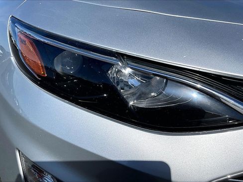 Used 2020 Chevrolet Malibu LT FWD image 27