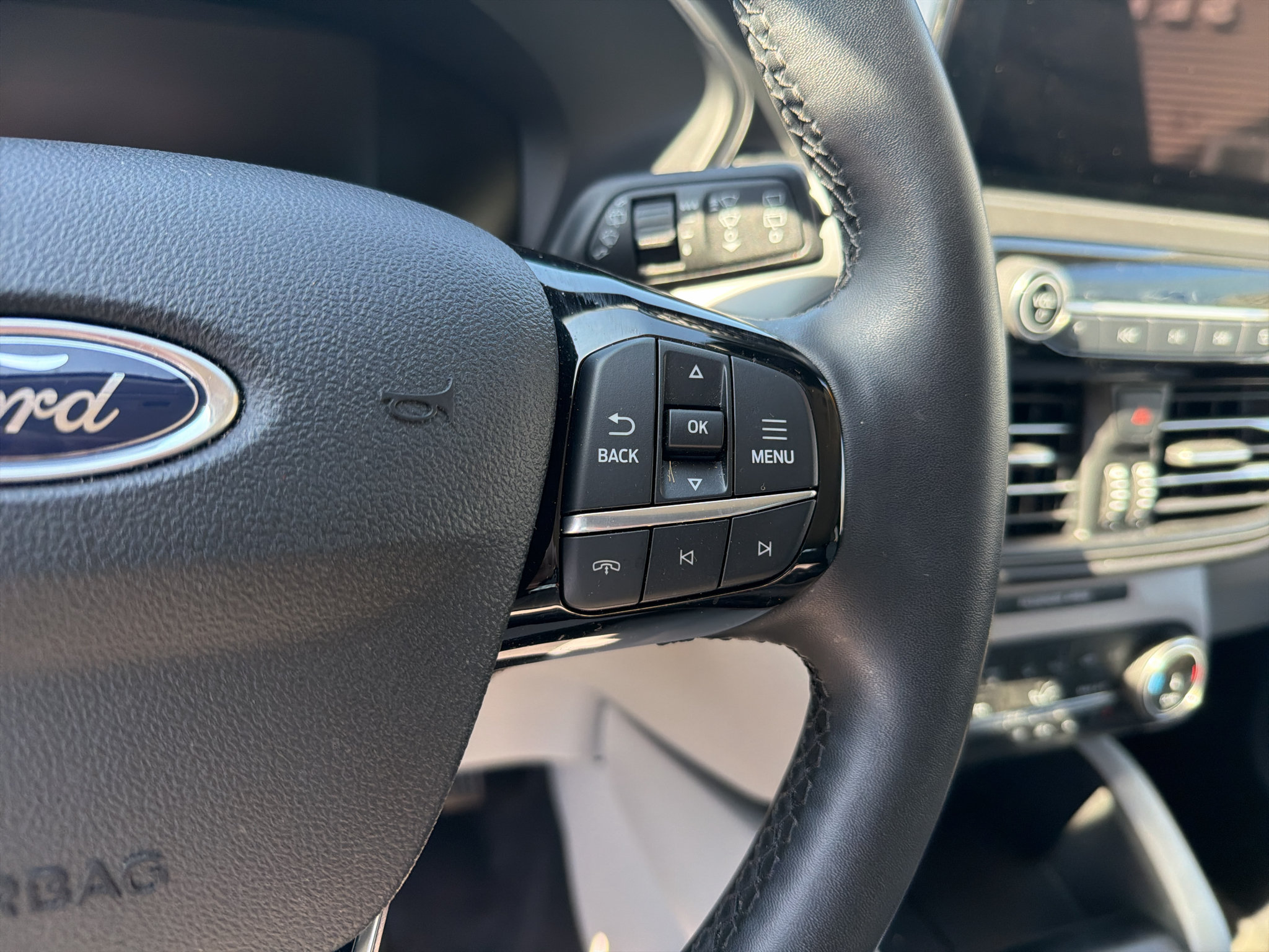 Used 2025 Ford Escape Active w/ Cold Weather Package FWD image 16