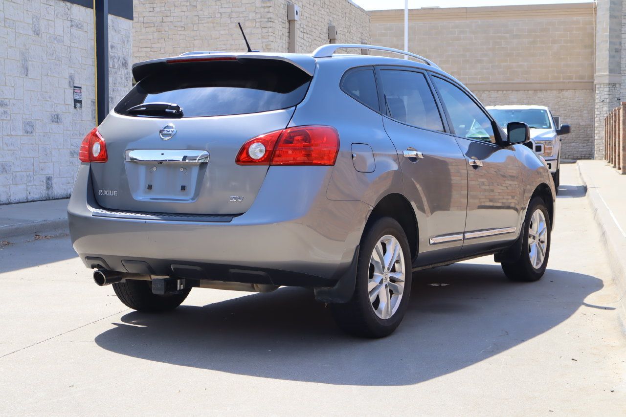 Used 2013 Nissan Rogue SV FWD image 3