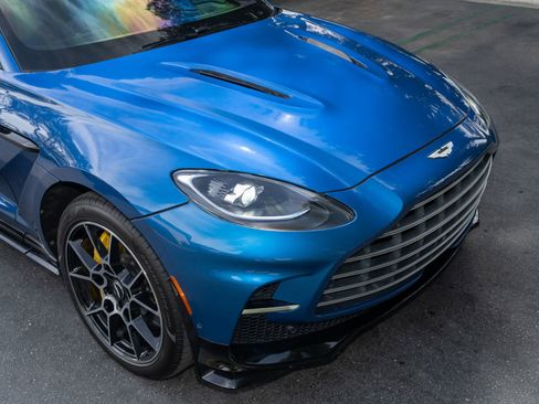 Used 2023 Aston Martin DBX 707 AWD/4WD image 9